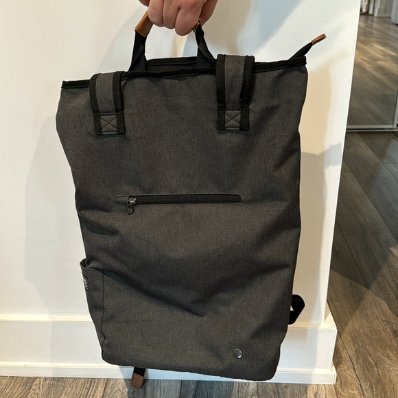 PKG backpack with laptop sleeve - Picture 3 of 12